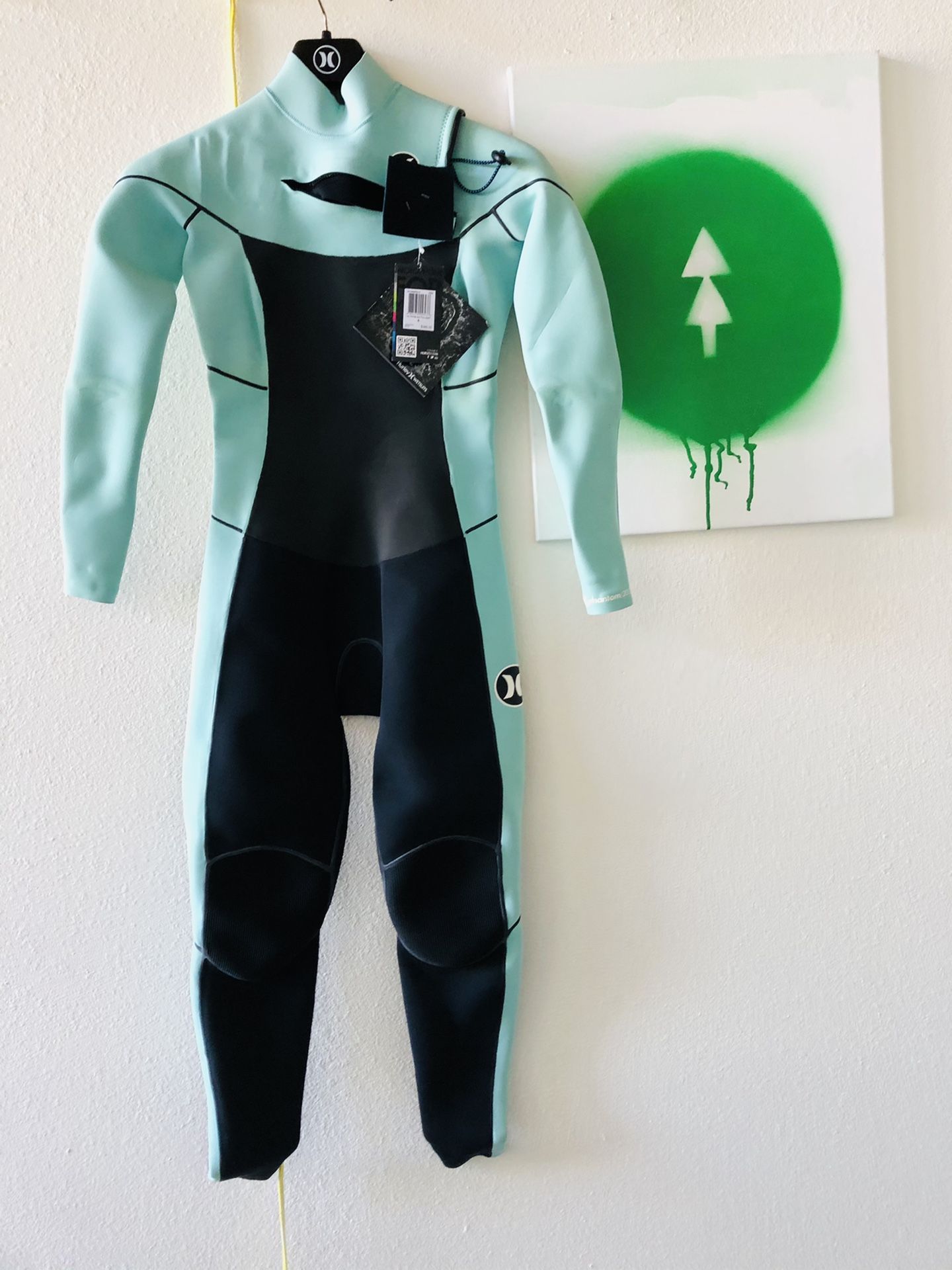 New women surfboard surf wetsuit fullsuit Hurley phantom 202 roxy O’Neill billboard