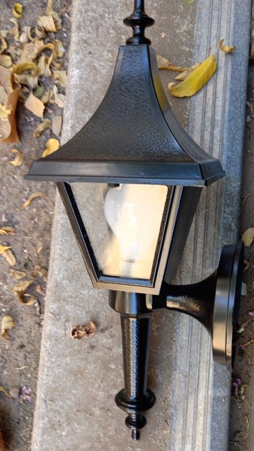 Outdoor Wall Lights