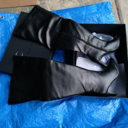 NEW BLACK BOOTS TILL KNEE, $60