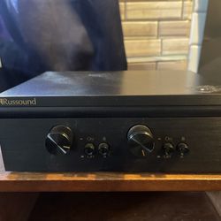 Like New Russound SDB-2.1 2-pair speaker and source selector with volume control