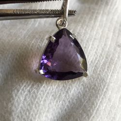 New Beautiful Color Triangle Amethyst Pendant, 925 sterling Silver ,never Been Used .please Look At My Profile To See All Items Thanks 