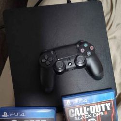 PS4 Slim 