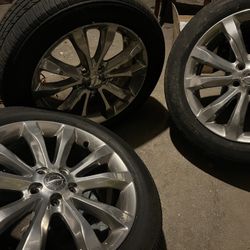 Chrysler 300 19” Chrome Wheels