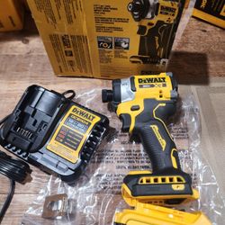 Dewalt Xr Digital Inpact Driver With 5.0 Baterie And Charger$199