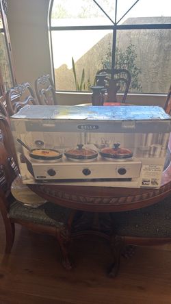 Triple slow cooker buffet