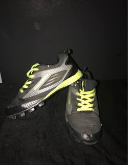 Rawlings Baseball cleat Sz 2Y - youth