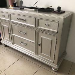 Kitchen Buffet Table