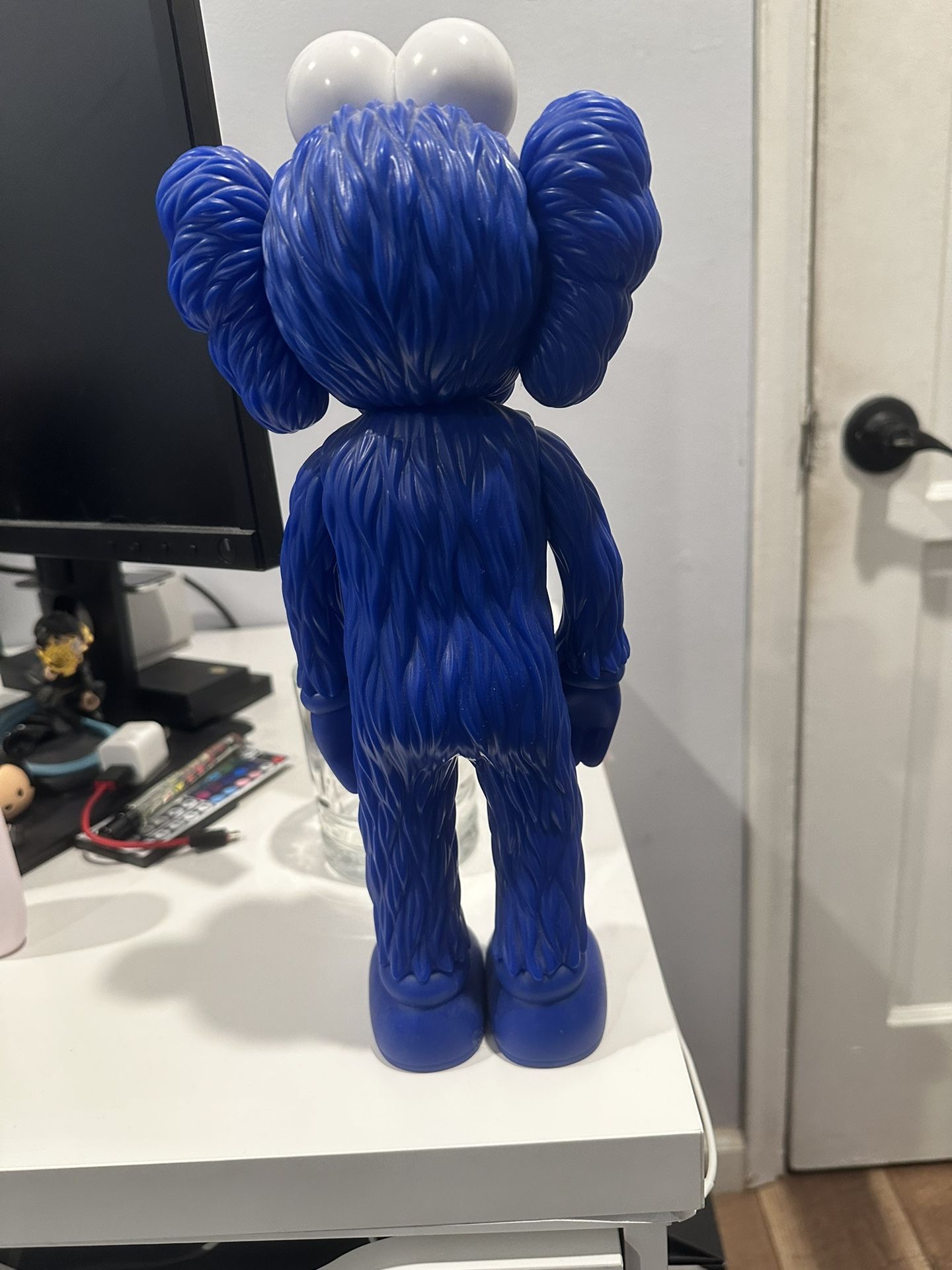KAWS BFF open Edition Vinyl Figure