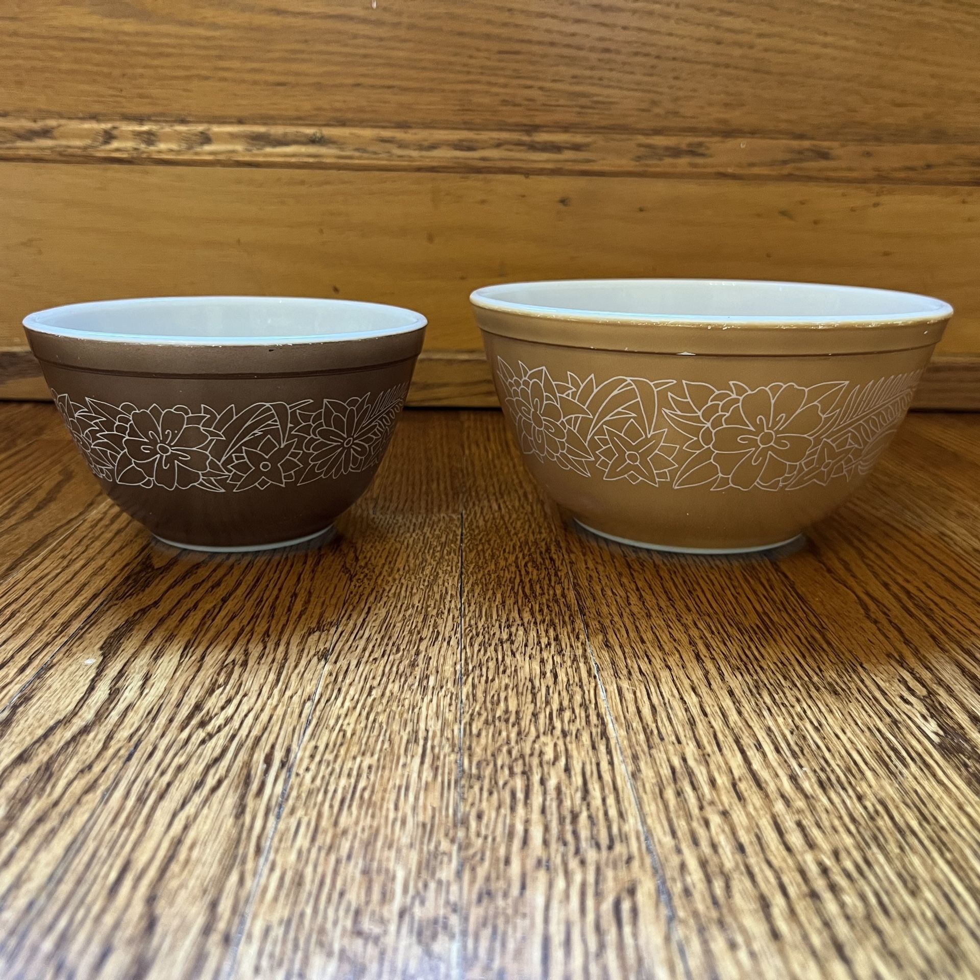 Vintage Pyrex Woodland Floral 401+402 Nesting Mixing Bowls