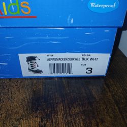 Brand New Kids Girl Snow Boots Size 3