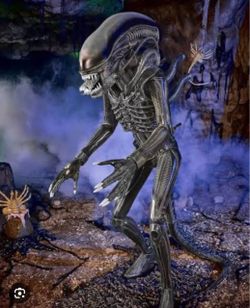 Alien xenomorph animatronic