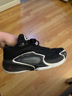 Air Jordan Low-Top Basketball Sneaker