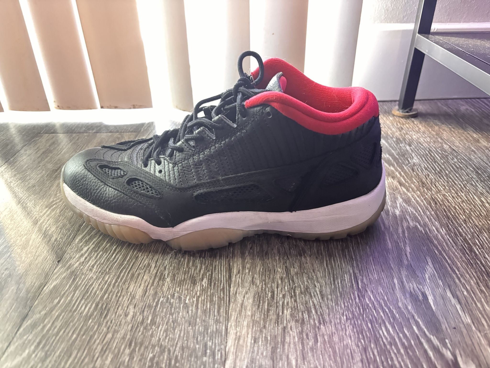 SIZE 12 JORDAN I.E. 11 Low