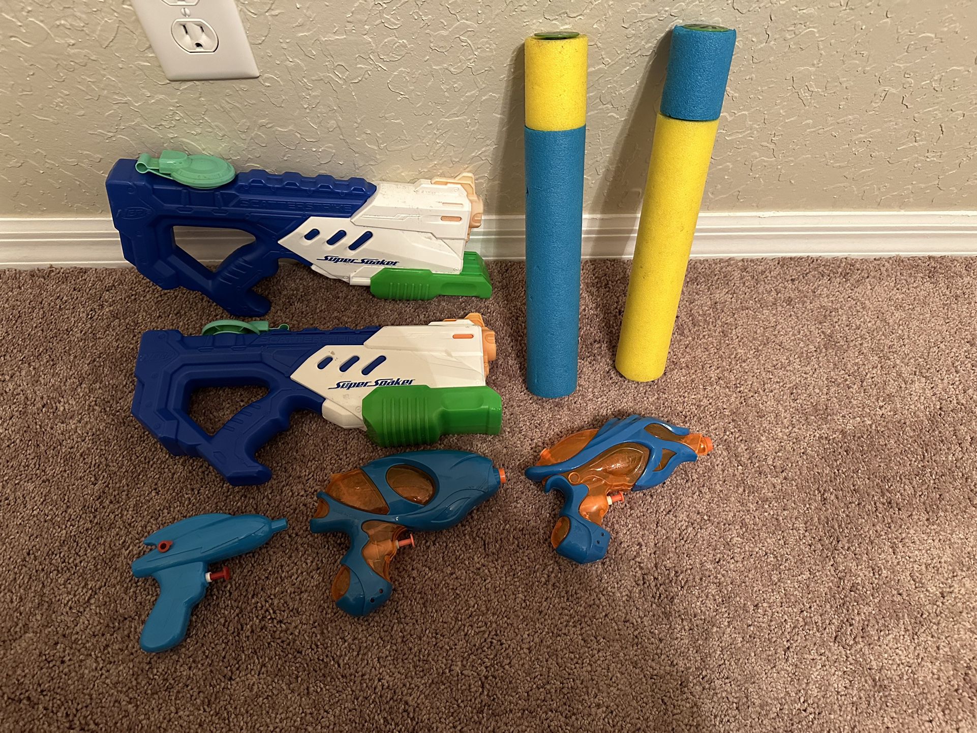 Assorted Water Guns to include 2 Nerf Super Soakers
