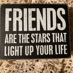 Friends Meet Gifts With Beautiful Edge