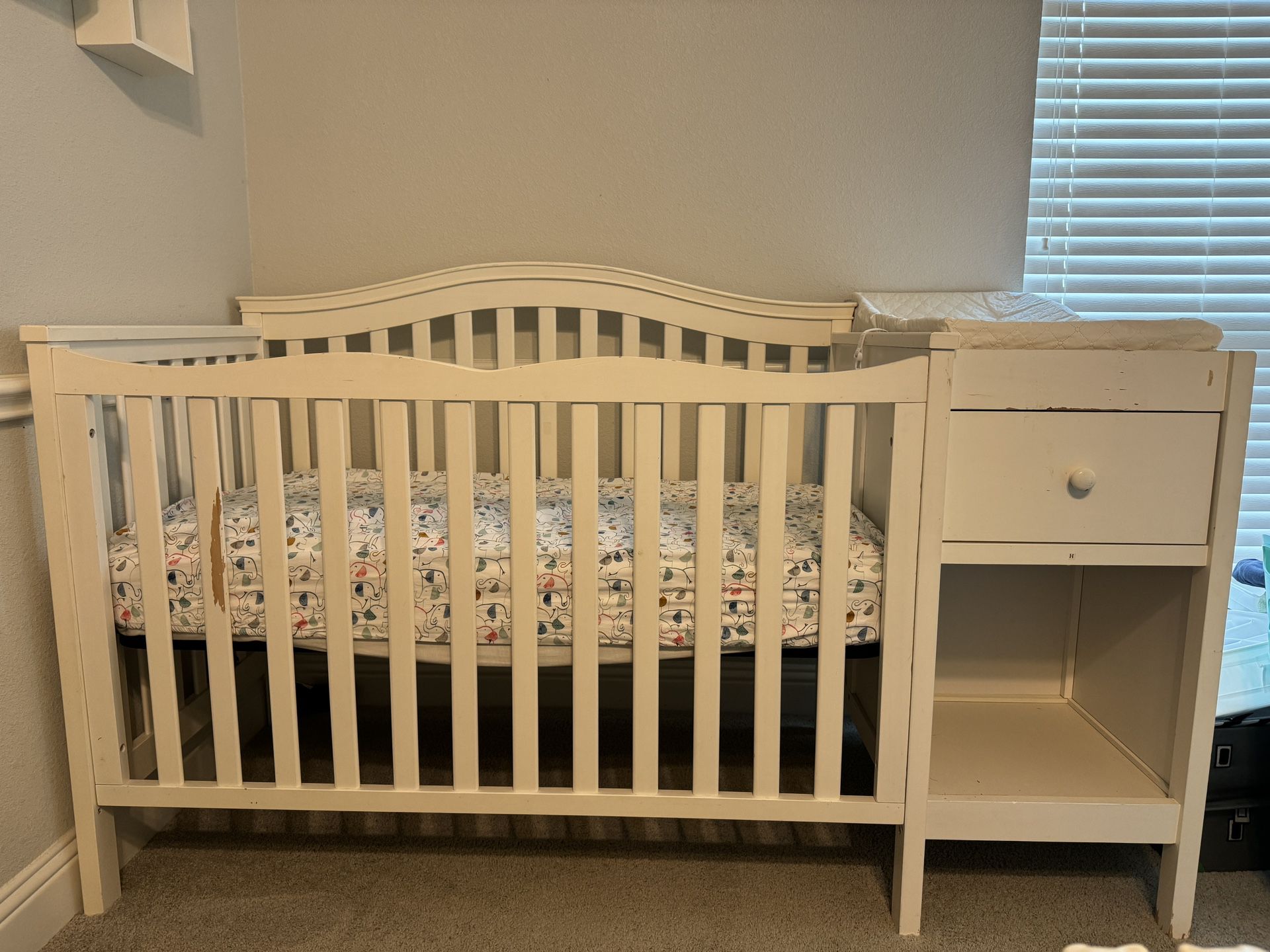 baby crib with mattress