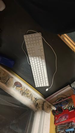 Apple Keyboard