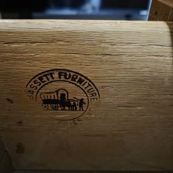 4pc Vintage Bedroom SOLID wood By Bassett