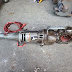 Rigid 700 Electric Pipe Threader 