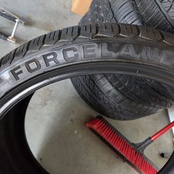 95 % Thread on tires set of 4 size 265/35r/22 Like new