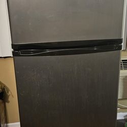 Danby Apartment Refrigerator 