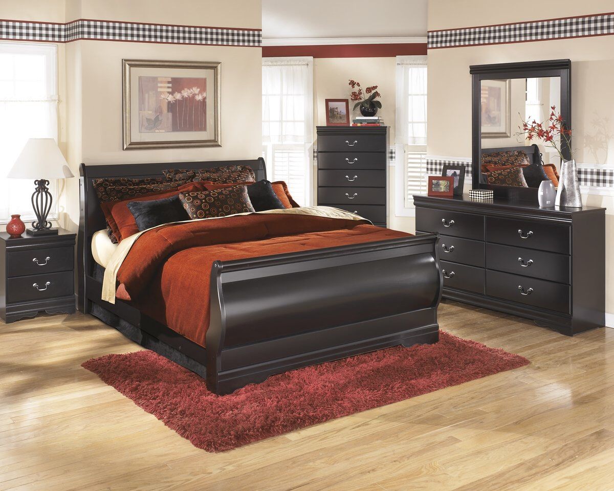 Queen bed, dresser, mirror, nightstand, chest