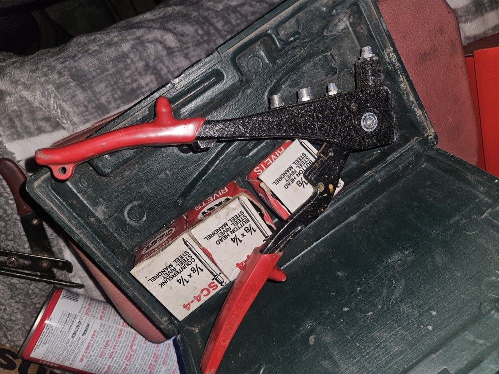 Rivet Gun