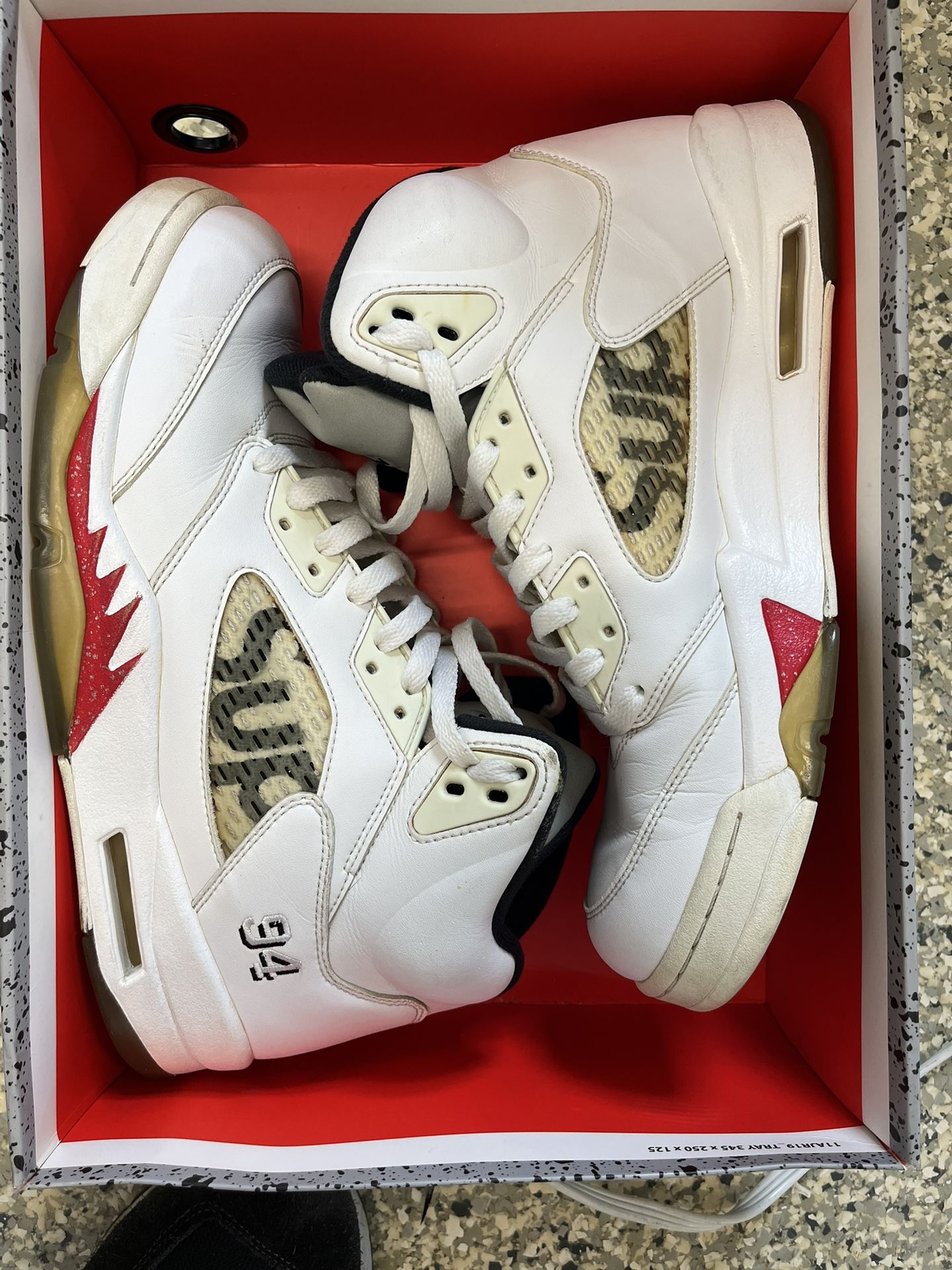Supreme x Air Jordan 5 Retro White Size 11