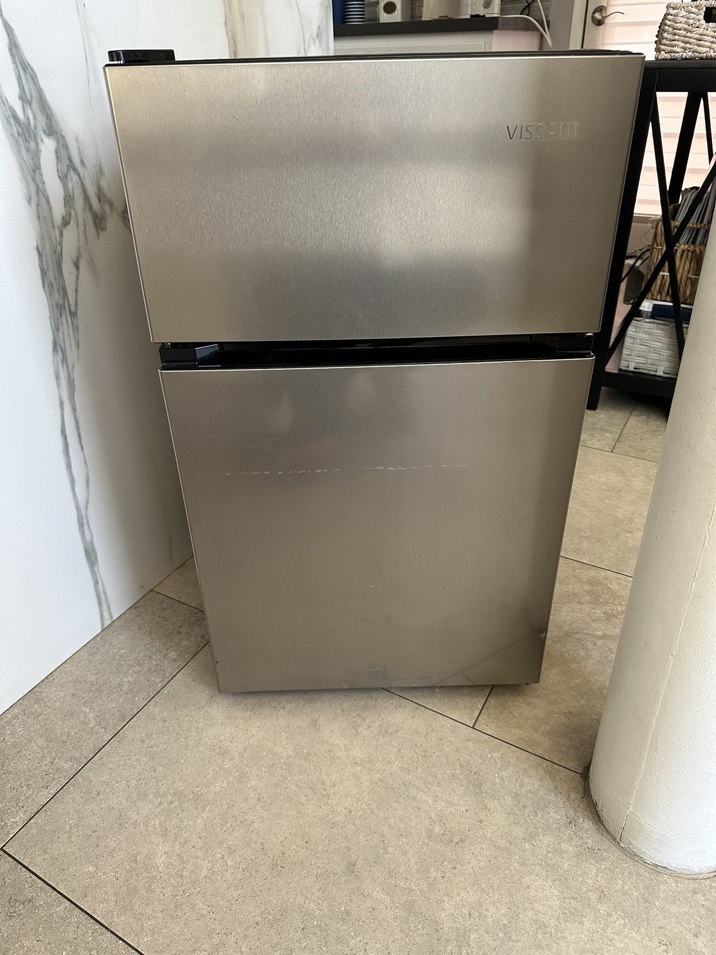 Vissani Mini Fridge