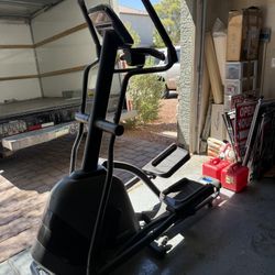 Evolve 3 Elliptical
