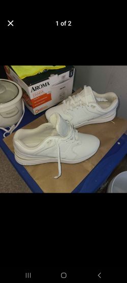 NEW BALANCE WALKING SHOES