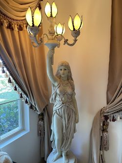  Twine Women Marble Status $1600Each