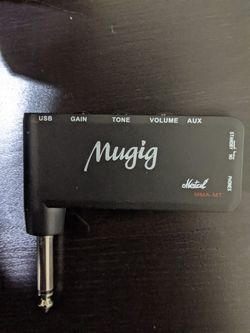 Portable guitar amp with headphone and aux input
