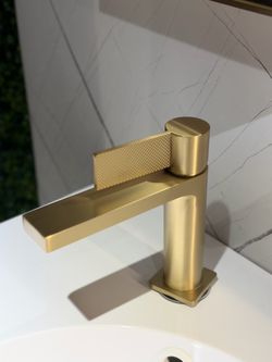 Bath Gold Faucet