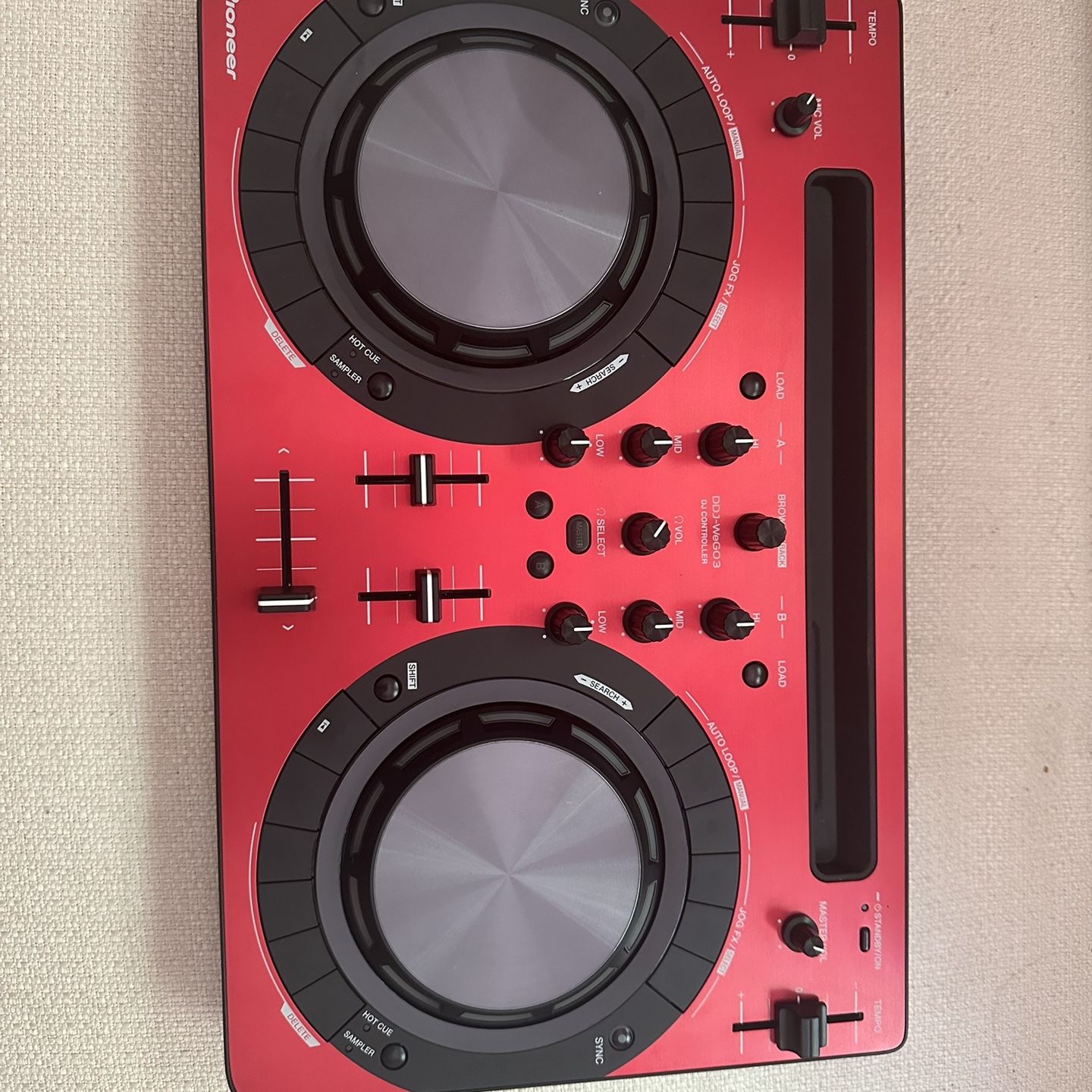 Pioneer DJ Limited Edition Red, DDJ-WeGO3-R, Including Deck Saver 