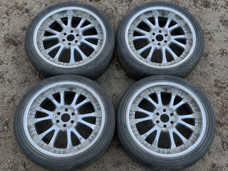 Set of 4 Split-Rim Alloy Wheels with Tires