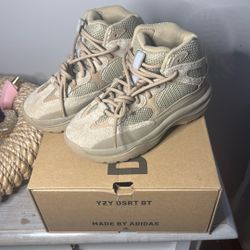 Yeezy Dsrt Boot