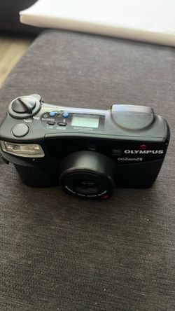 Olympus Zoom 211 35 mm Camera