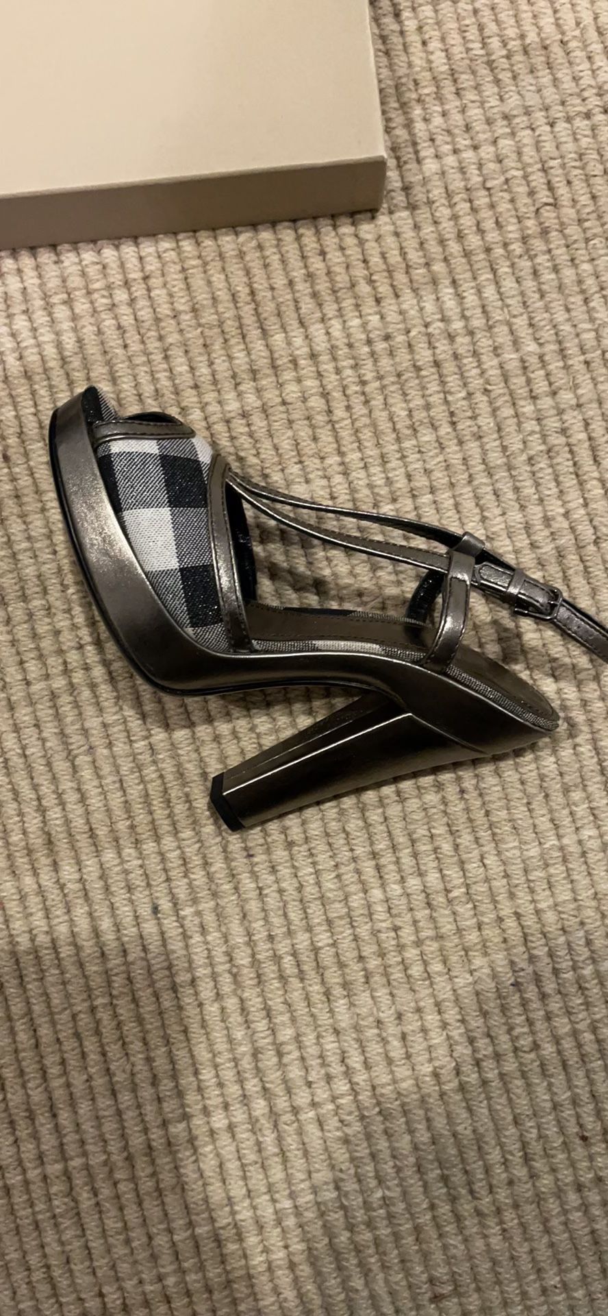BRAND NEW Burberry Check sandals in metallic shimmer 4” heel
