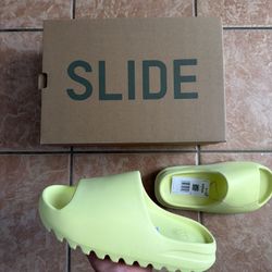 Yeezy Slides 