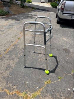Collapsible walker