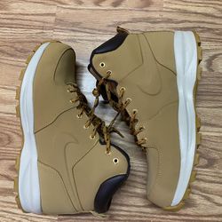 Nike Manoa Boots