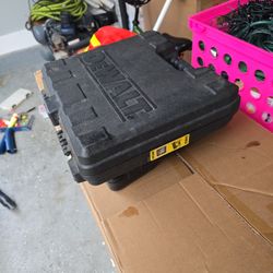 Dewalt 18g Like New Air