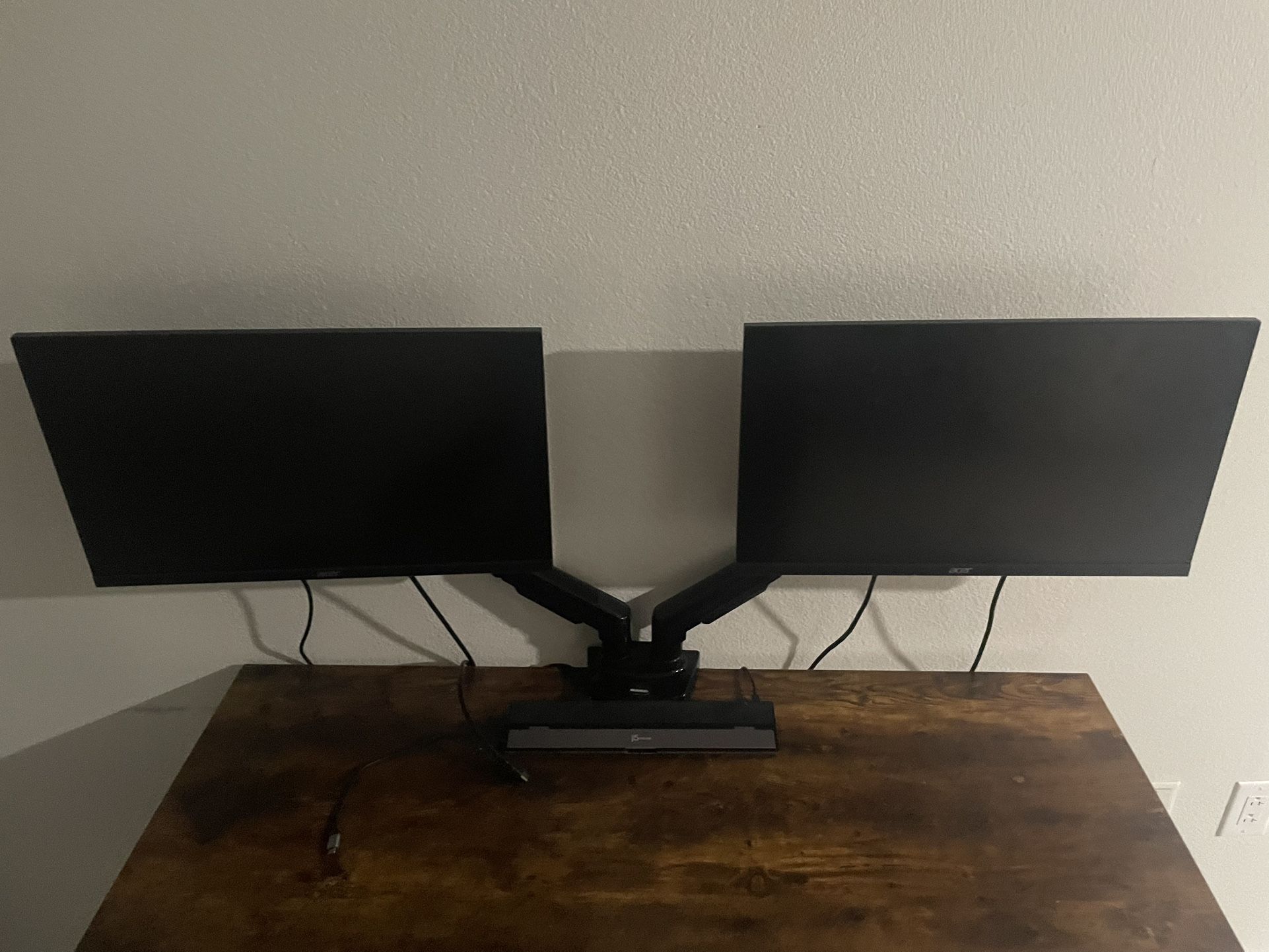 Acer Dual Monitors With Usb-C And Adapter