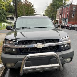 Chevy Z71 1500 4 Wheel Drive 3,000 Pound Towing  Has A Hitch 220,000 Miles With Rebuild Transmission And Throttle Body And Other Newer Parts