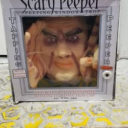 Halloween Peeper