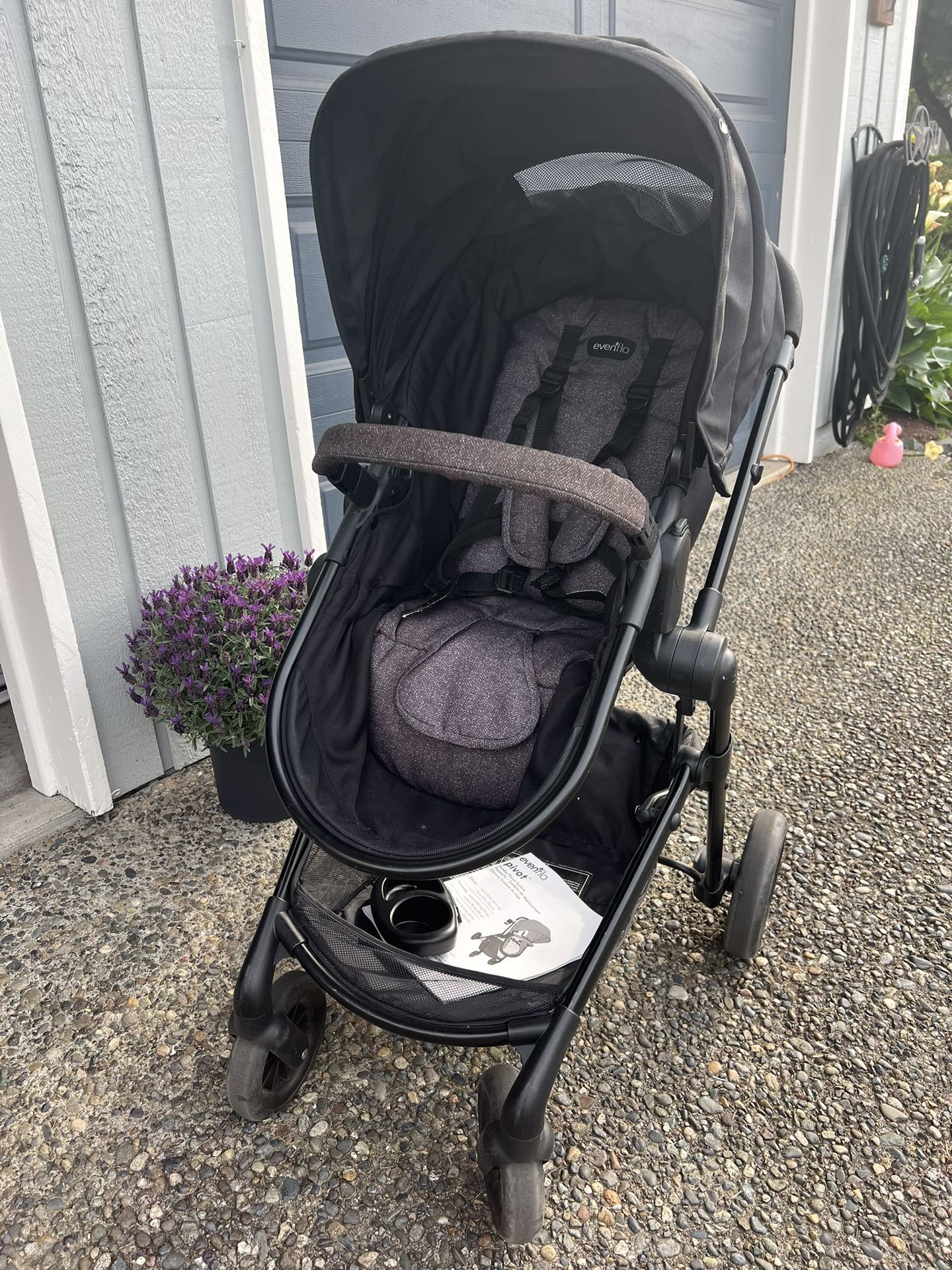 Evenflo Pivot Stroller