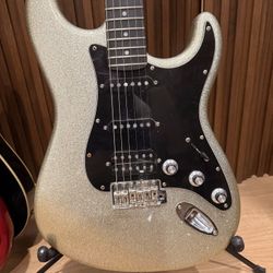 Stratocaster B I G  Headstock  HSS  SilverSparkle