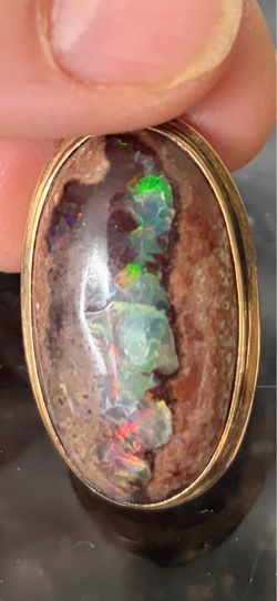 Antique 14 K gold Australian Opal necklace 1.25”