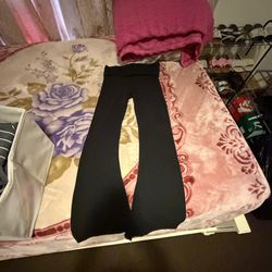 Xs Vs Black Flare Legging -WORN ONCE -DM IF INTRESTED 